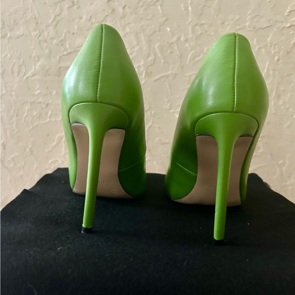 Rouge Pumps/Heels Condition-01 - Picture 4 of 9